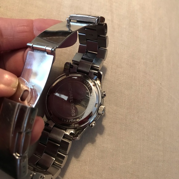 MICHAEL KORS WATCH - Picture 5 of 8